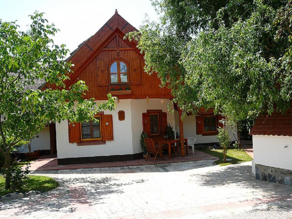Zöld sziget Apartmanház Gyenesdiás Esterno foto