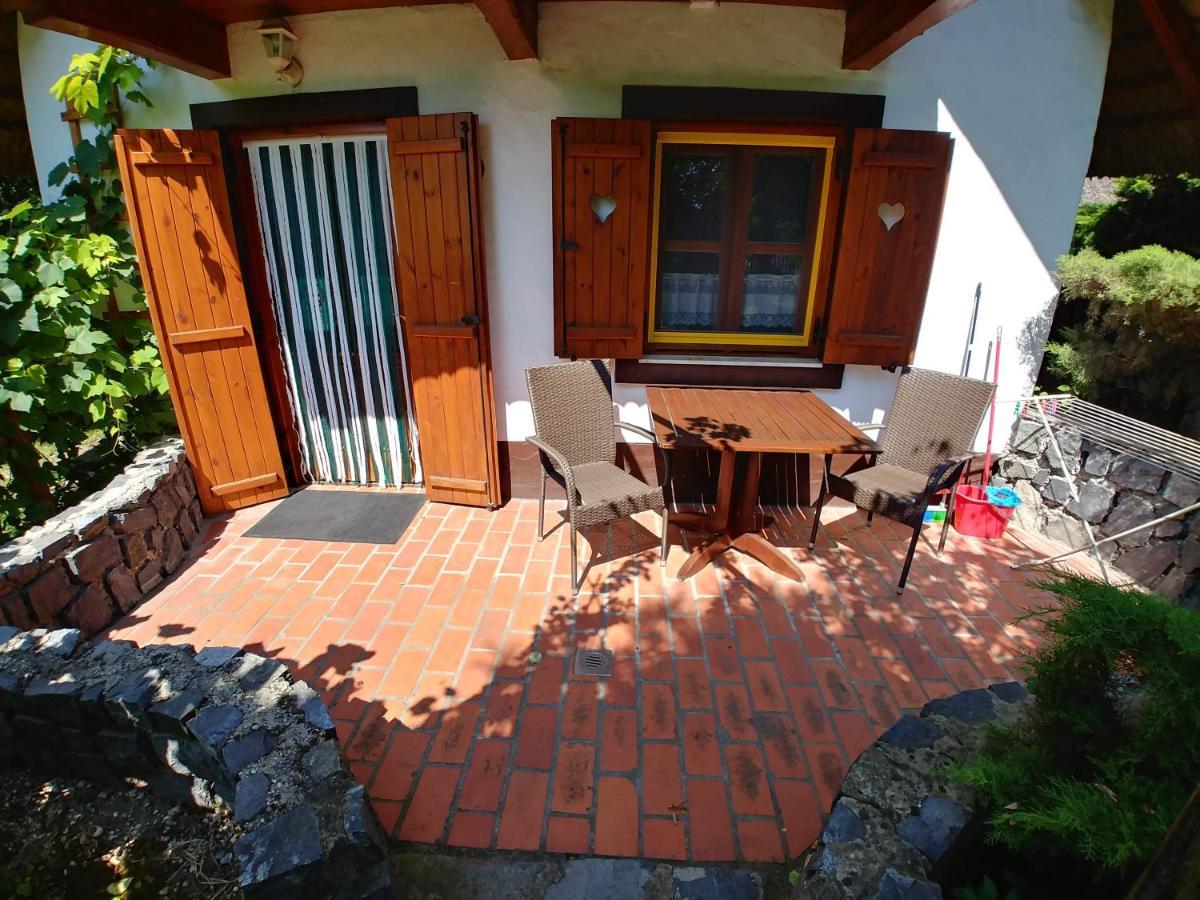 Zöld sziget Apartmanház Gyenesdiás Esterno foto