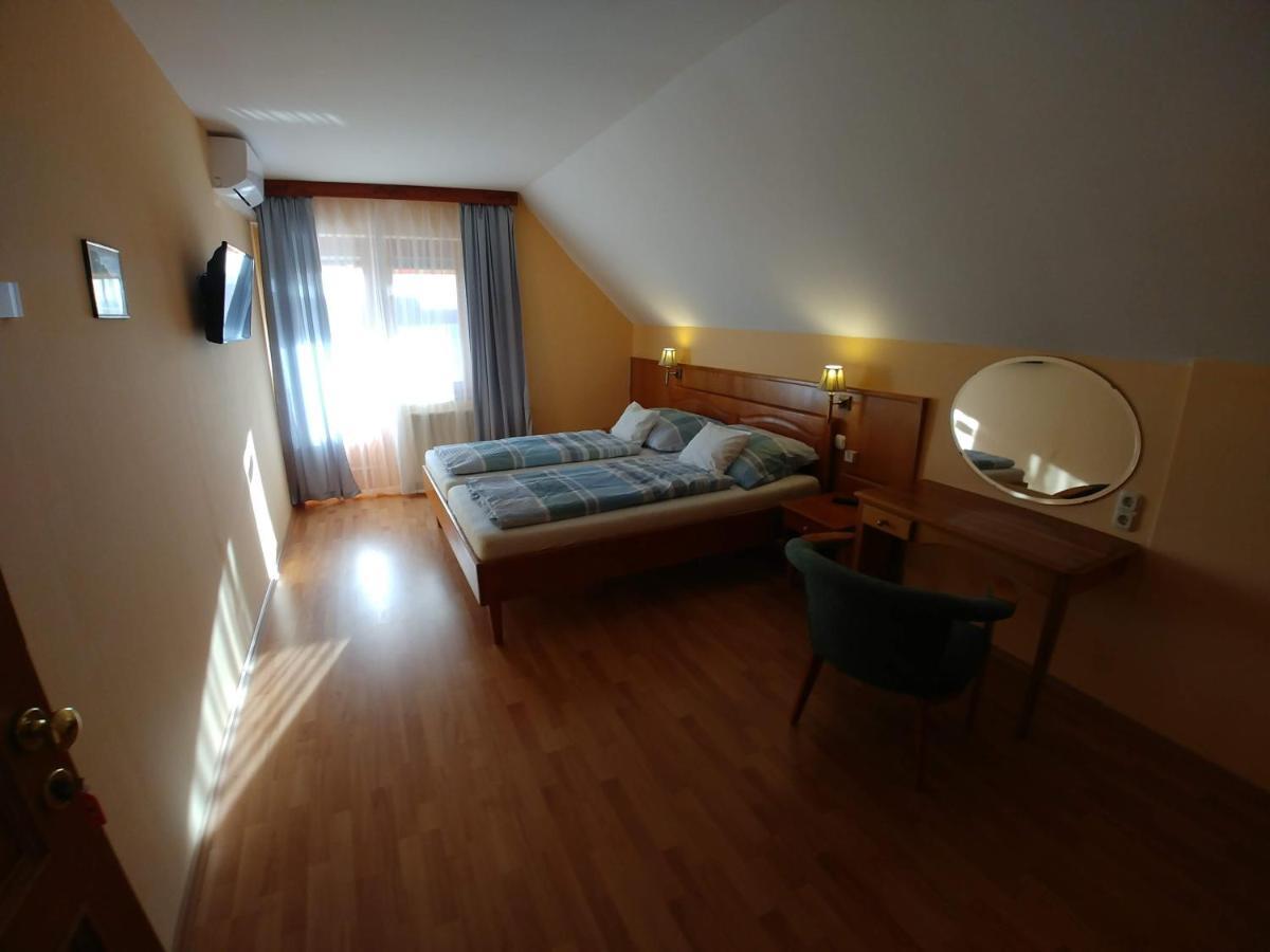 Zöld sziget Apartmanház Gyenesdiás Esterno foto