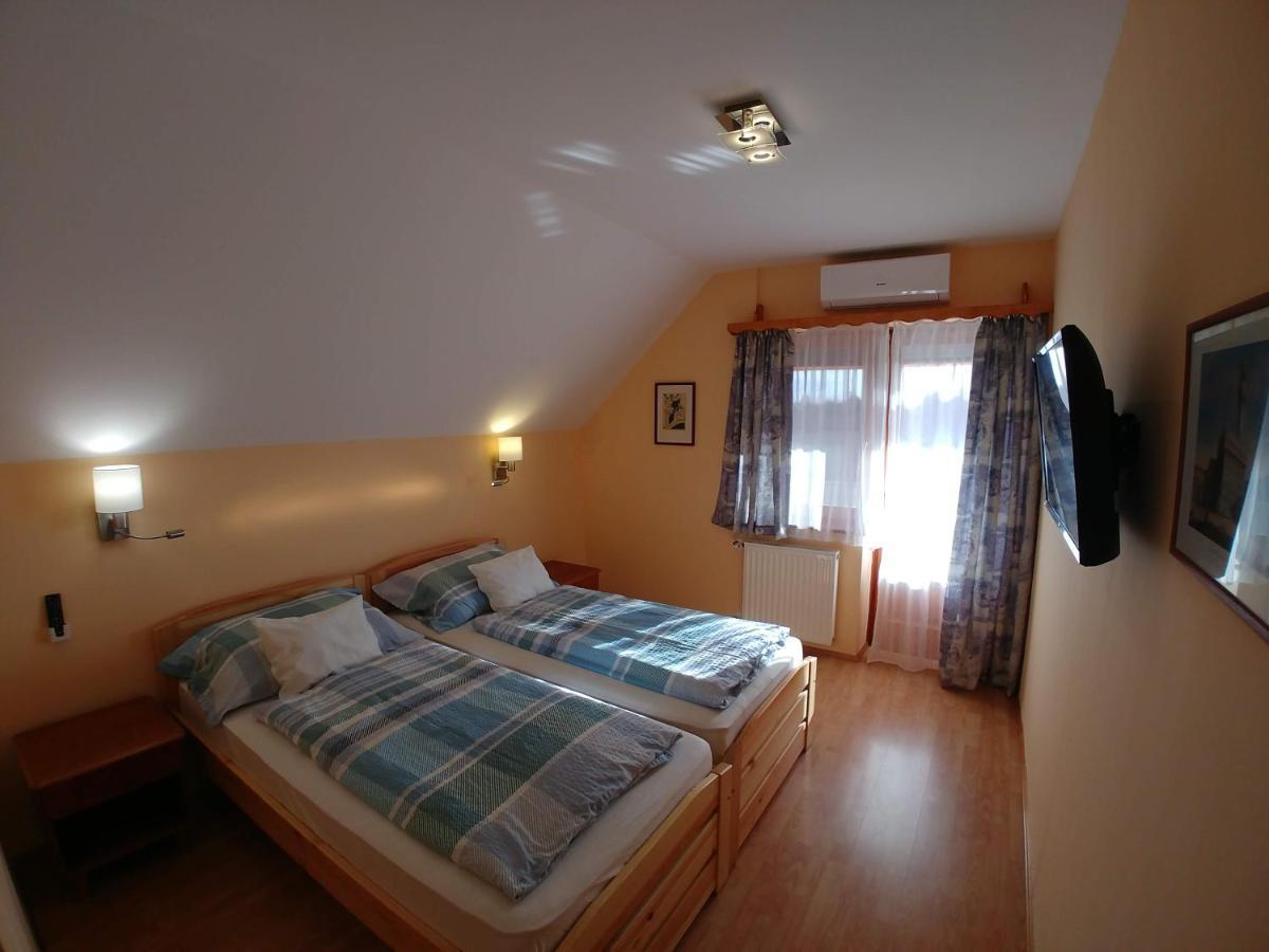 Zöld sziget Apartmanház Gyenesdiás Esterno foto