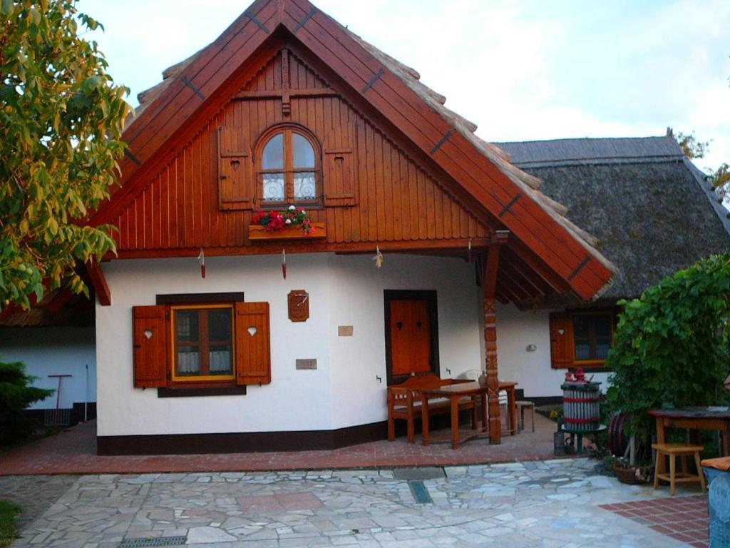 Zöld sziget Apartmanház Gyenesdiás Esterno foto