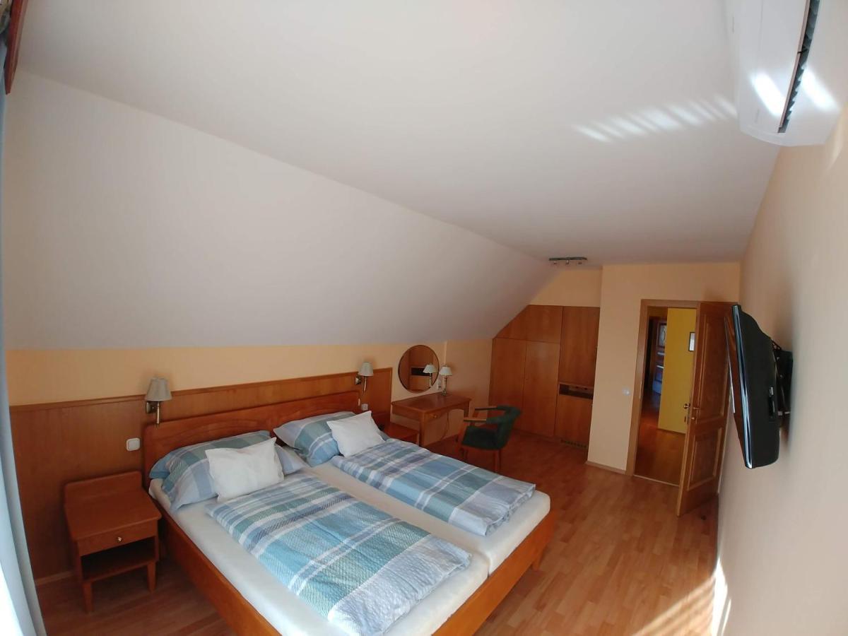 Zöld sziget Apartmanház Gyenesdiás Esterno foto